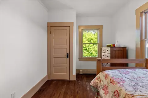 Bedroom - 180 W Main Rd, Little Compton, RI 02837 photo 5 of 8