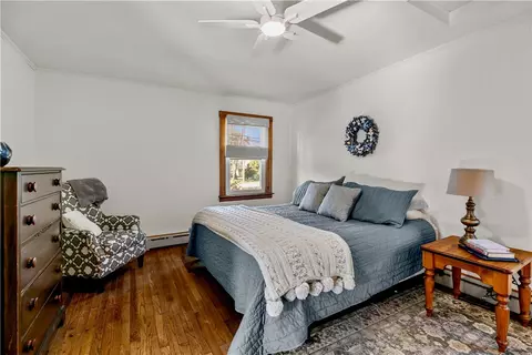 Bedroom - 180 W Main Rd, Little Compton, RI 02837 photo 2 of 8