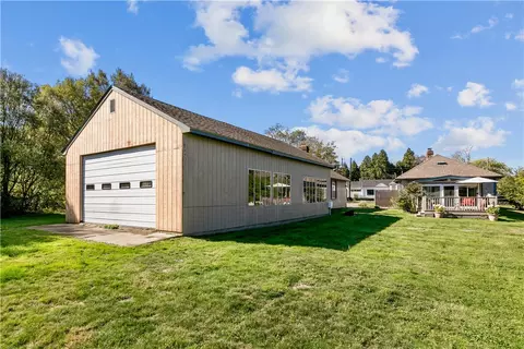 Exterior - 180 W Main Rd, Little Compton, RI 02837 photo 12 of 14