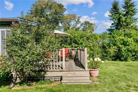 Exterior - 180 W Main Rd, Little Compton, RI 02837 photo 9 of 14