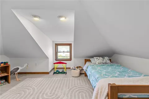 Bedroom - 180 W Main Rd, Little Compton, RI 02837 photo 7 of 8
