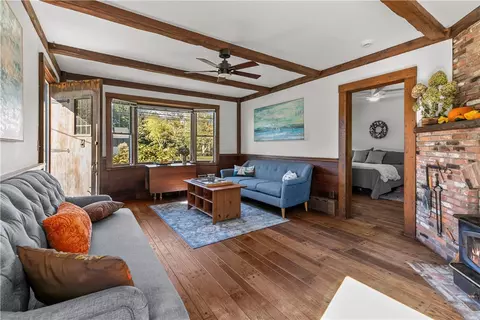 Living - 180 W Main Rd, Little Compton, RI 02837 photo 2 of 3