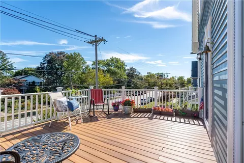 1291 Narragansett Blvd #4, Cranston, RI 02905