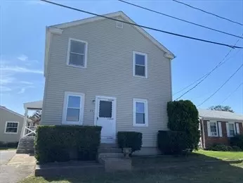 77 Manistee St, Pawtucket, RI 02861