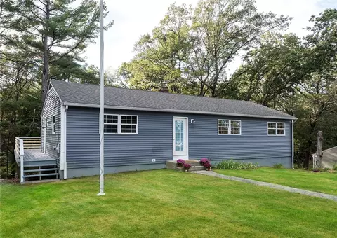 5 Patricia Ave, North Smithfield, RI 02896