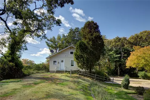Exterior - 346 Post Rd, Westerly, RI 02891 photo 9 of 10