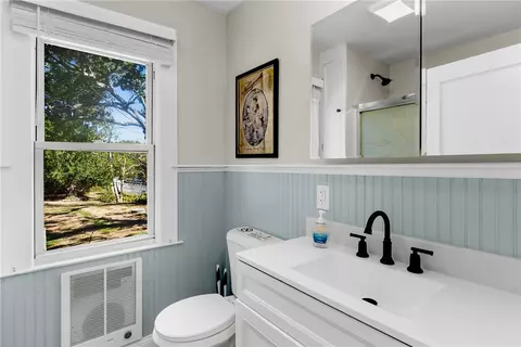 Bath - 346 Post Rd, Westerly, RI 02891 photo 1 of 3