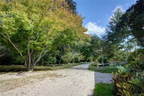 Exterior - 346 Post Rd, Westerly, RI 02891 photo 8 of 10