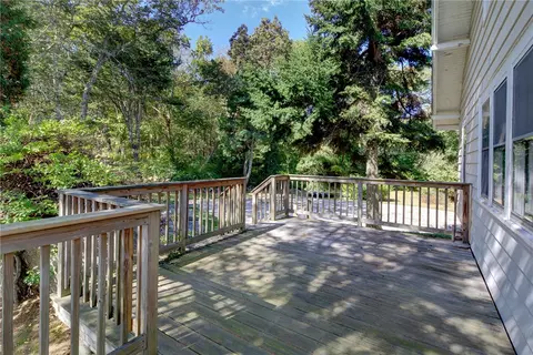 Exterior - 346 Post Rd, Westerly, RI 02891 photo 7 of 10