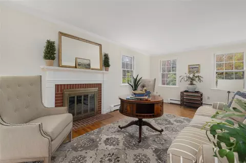 23 Conant Ln, Kingston, RI 02881