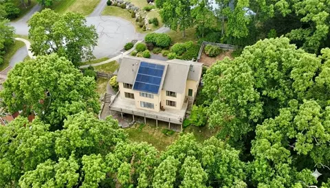 221 Kings Ridge Rd, South Kingstown, RI 02879