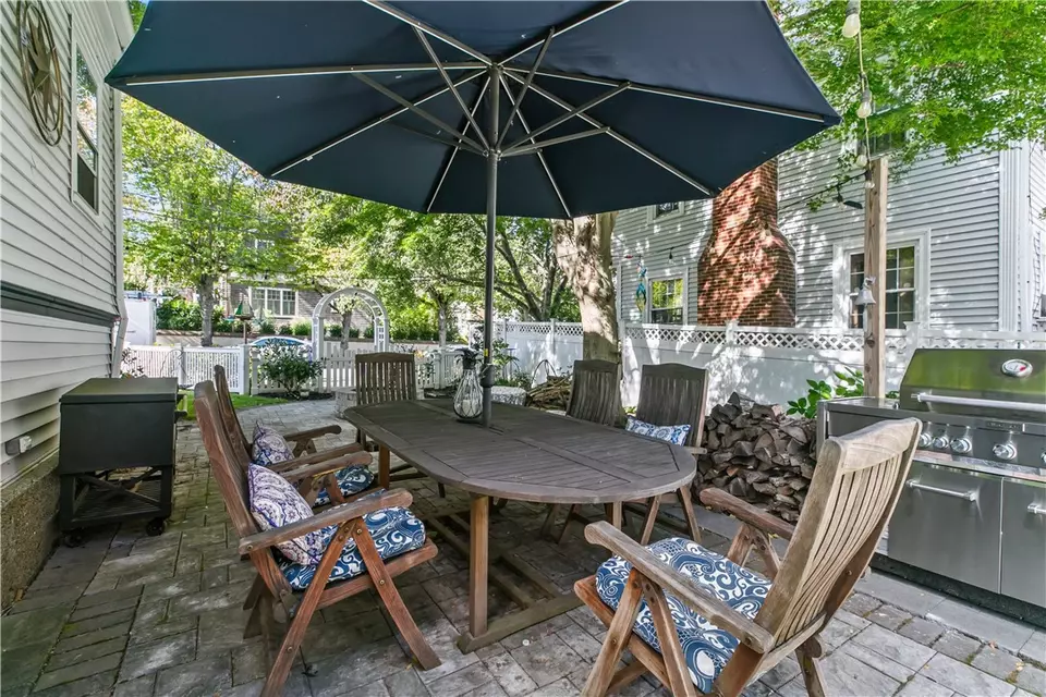 Exterior - 8 Champlin St, Newport, RI 02840 photo 5 of 6