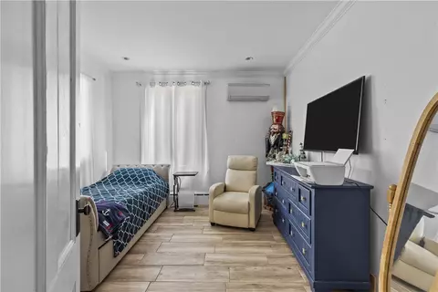 Bedroom - 8 Champlin St, Newport, RI 02840 photo 1 of 8