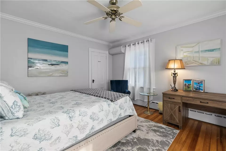 Bedroom - 8 Champlin St, Newport, RI 02840 photo 6 of 8