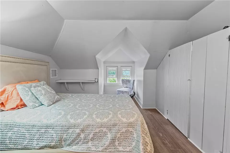 Bedroom - 8 Champlin St, Newport, RI 02840 photo 8 of 8