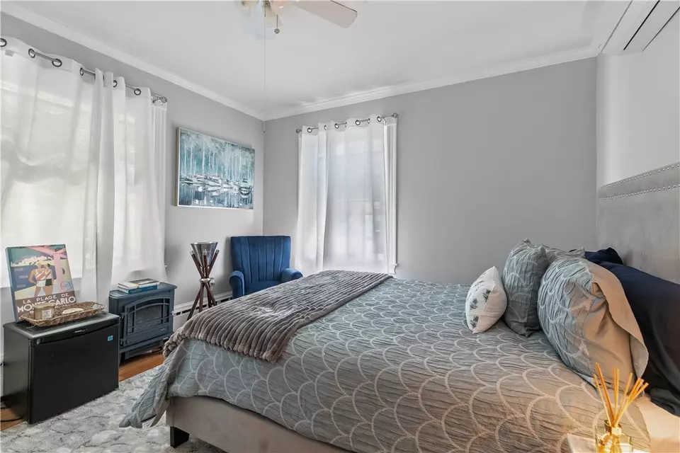 Bedroom - 8 Champlin St, Newport, RI 02840 photo 5 of 8