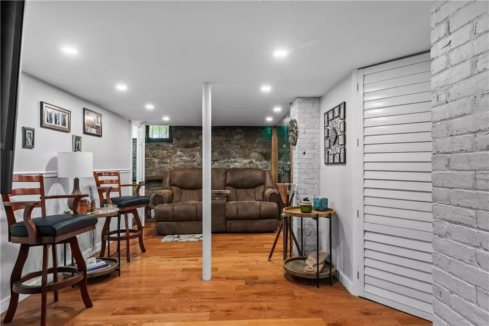 Entry Way - 8 Champlin St, Newport, RI 02840 photo 5 of 5