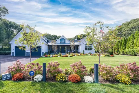 33 Stuart St, Westerly, RI 02891
