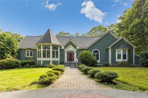 266 Howard Ave, Hope, RI 02831