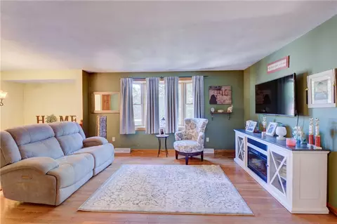 Living - 25 Cedar Grove Dr, Exeter, RI 02822 photo 3 of 4