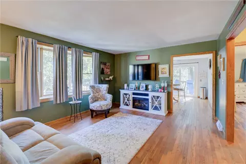 Living - 25 Cedar Grove Dr, Exeter, RI 02822 photo 2 of 4