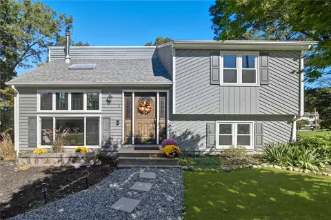 1 Nichole Ln, Coventry, RI 02816