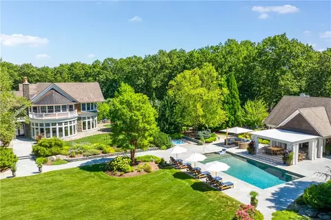 42 Thornton Way, North Kingstown, RI 02852