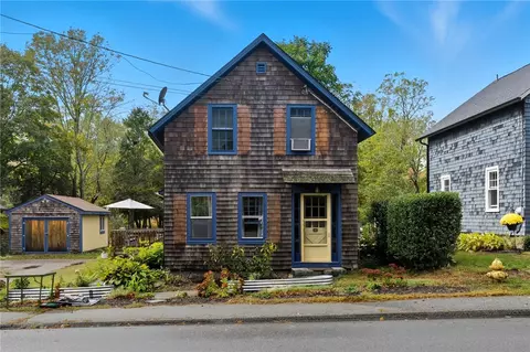 128 North Rd, South Kingstown, RI 02879