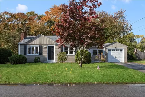 111 Missouri Dr, Warwick, RI 02886