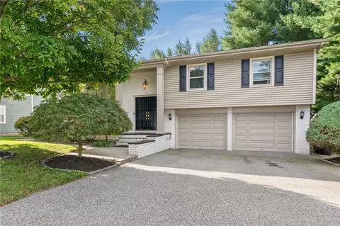 44 Elmcroft Ave, Providence, RI 02908
