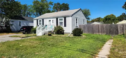 93 Easton Ave, Warwick, RI 02888