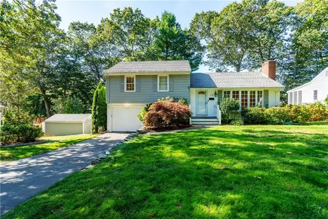 219 Brookhaven Rd, North Kingstown, RI 02852