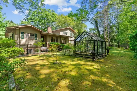 310 Twin River Rd, Lincoln, RI 02865