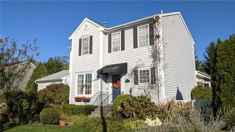 4 Spinnaker Dr, Riverside, RI 02915