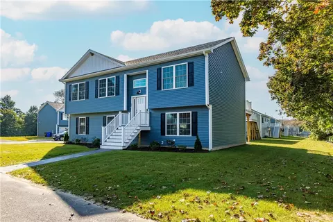 5 June Ct, West Warwick, RI 02816