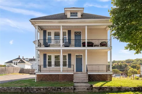 132 Kenwood St, Woonsocket, RI 02895