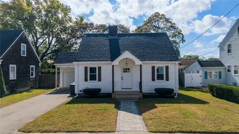 16 Omaha Blvd, Warwick, RI 02889