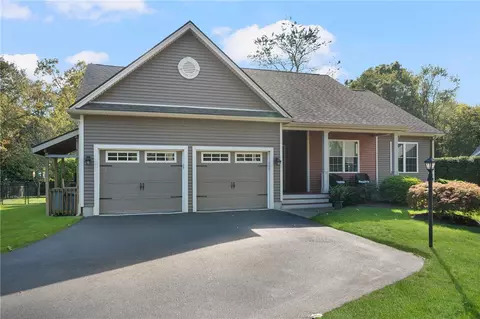 32 Woodmist Cir, South Kingstown, RI 02879