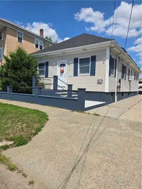 27 Stedman St, Pawtucket, RI 02860