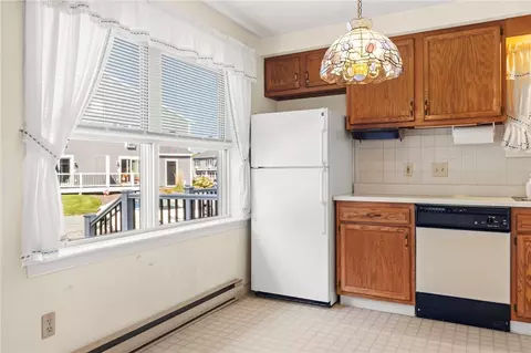 Kitchen - 200 Post Rd #603, Warwick, RI 02888 photo 4 of 6