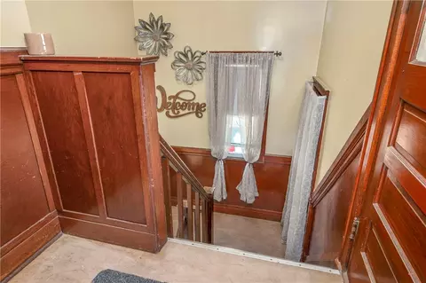 Entry Way - 321 Dulude Ave, Woonsocket, RI 02895 photo 3 of 6