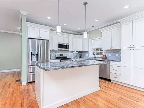 11 Cedar Ridge Ln, West Greenwich, RI 02817