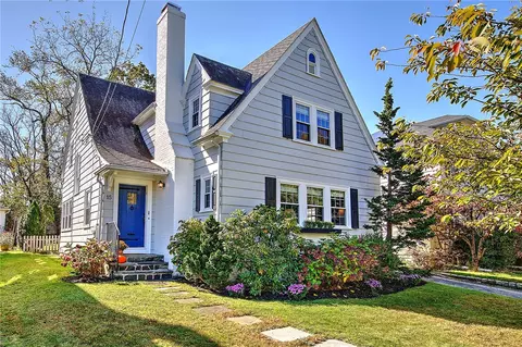 15 Goldsmith St, Providence, RI 02906