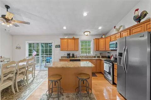 Kitchen - 2 Reynolds Rd, Glocester, RI 02814 photo 3 of 4