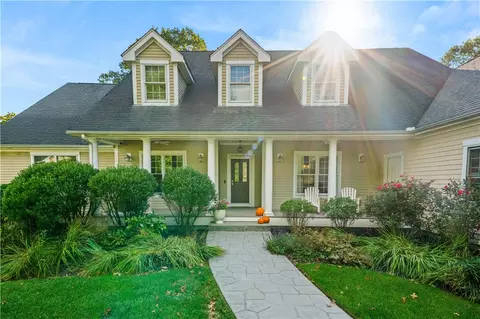 222 Windmill Dr, South Kingstown, RI 02879