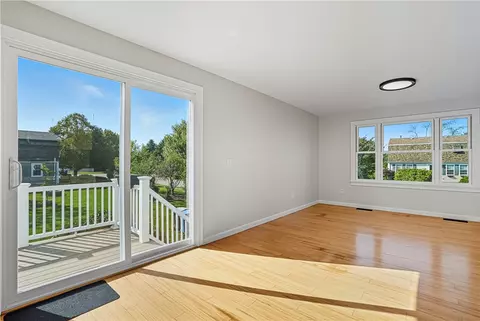 19 Cows Path, Middletown, RI 02842 photo 8