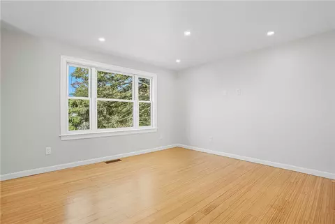 19 Cows Path, Middletown, RI 02842 photo 14