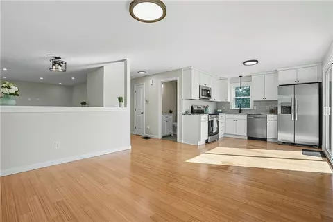 19 Cows Path, Middletown, RI 02842 photo 11