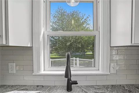 19 Cows Path, Middletown, RI 02842 photo 6