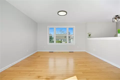 19 Cows Path, Middletown, RI 02842 photo 10